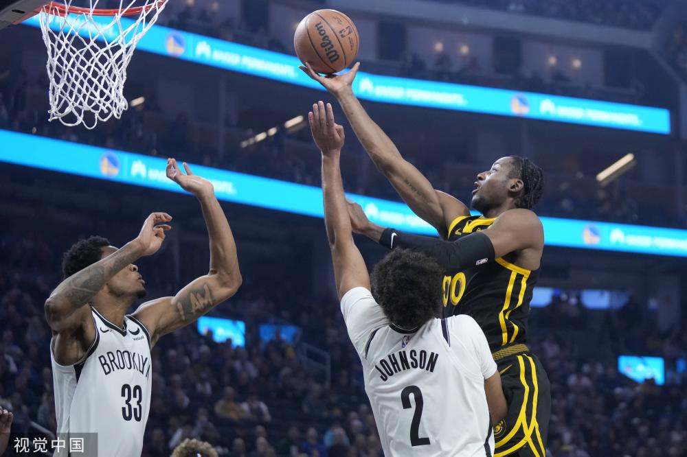 通过足球这 通过足球这